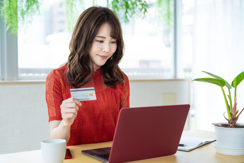 クレジットカード現金化サイト選びで注意すべき点は？